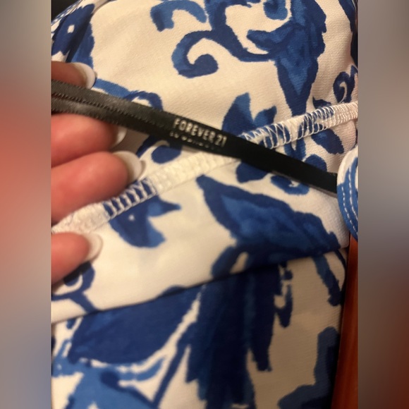 Forever 21 Top - Picture 5 of 9